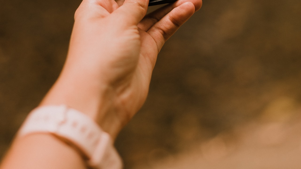 Shipping times for Apple’s $19 Polishing Cloth slip to late November